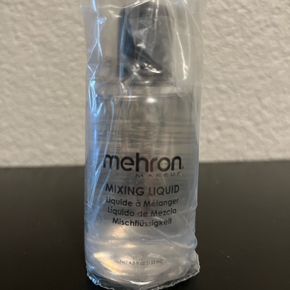 Mehron mixing liquid